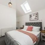 Jersey King, Stylish House With Wifi Сasa de vacaciones