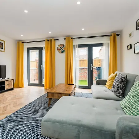 Jersey King, Stylish House With Wifi Tatil Evi