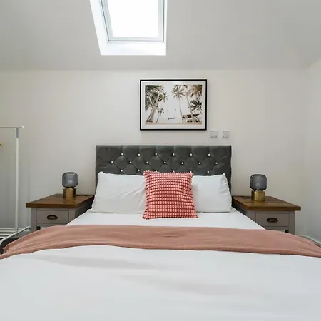 Jersey King, Stylish House With Wifi Tatil Evi *