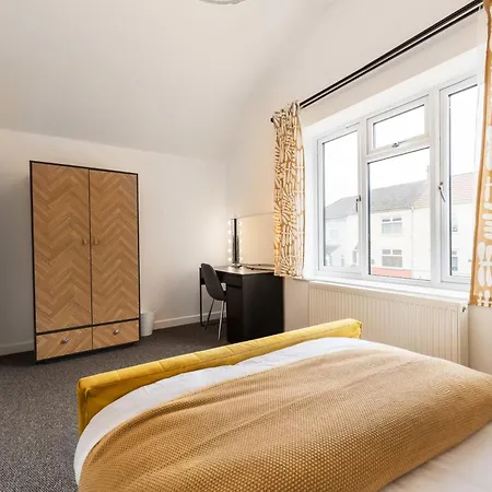 Jersey King, Stylish House With Wifi * Bristol
