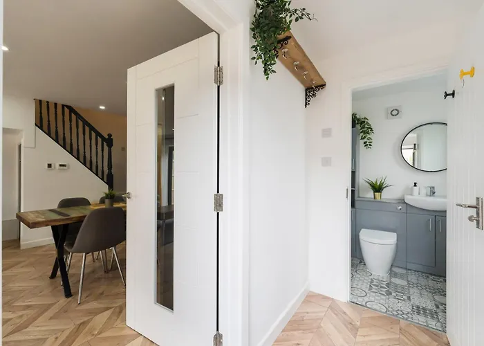 Jersey King, Stylish House With Wifi Tatil Evi