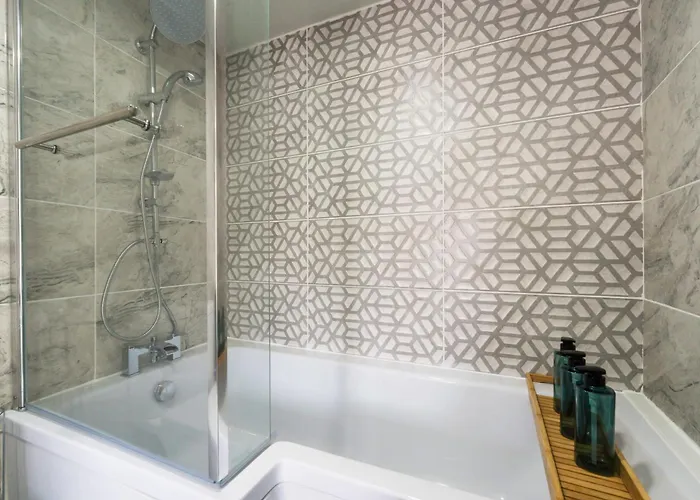 Jersey King, Stylish House With Wifi * Bristol