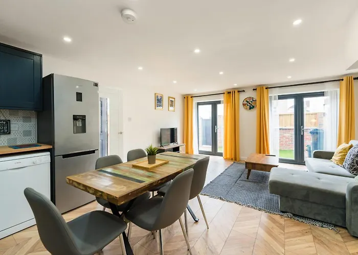 Jersey King, Stylish House With Wifi